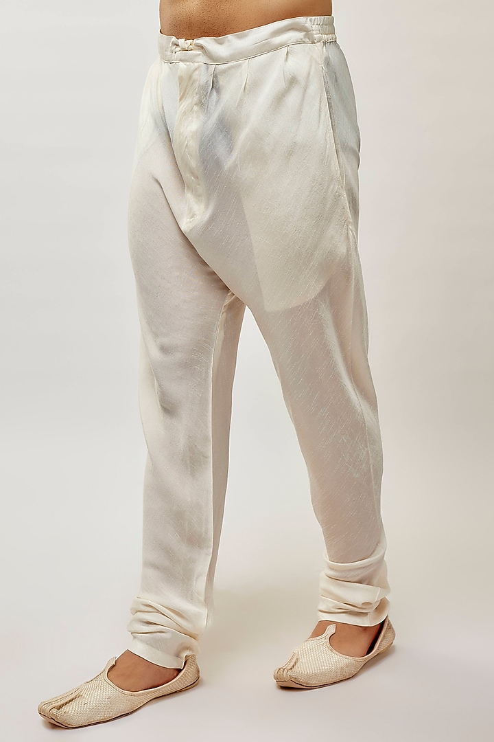 Pearl White Raw Silk Hand Embroidered Groom Sherwani Set by Vanshik at Pernia's Pop Up Shop