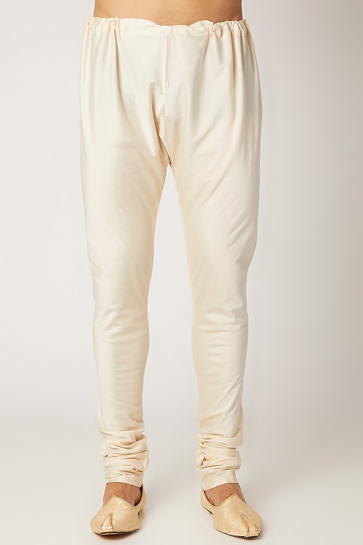 Cream Raw Silk Embroidered Bundi Jacket Set by Vanshik at Pernia's Pop Up Shop