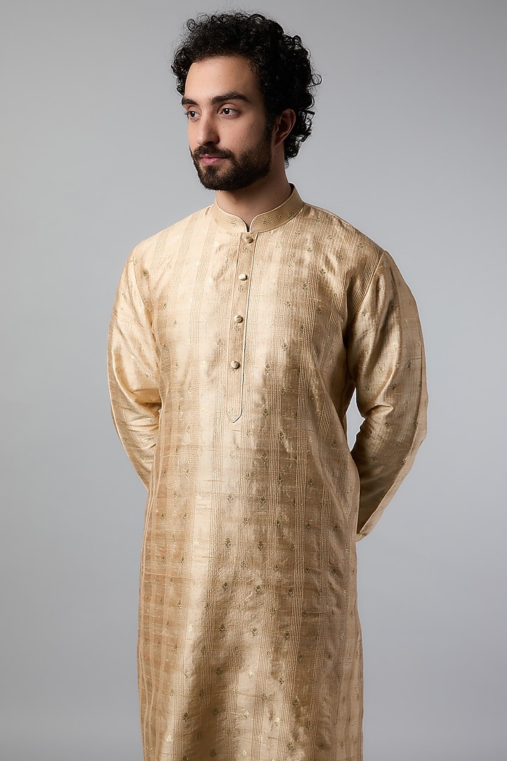Gold Raw Silk Embroidered Kurta Set by Vanshik at Pernia's Pop Up Shop