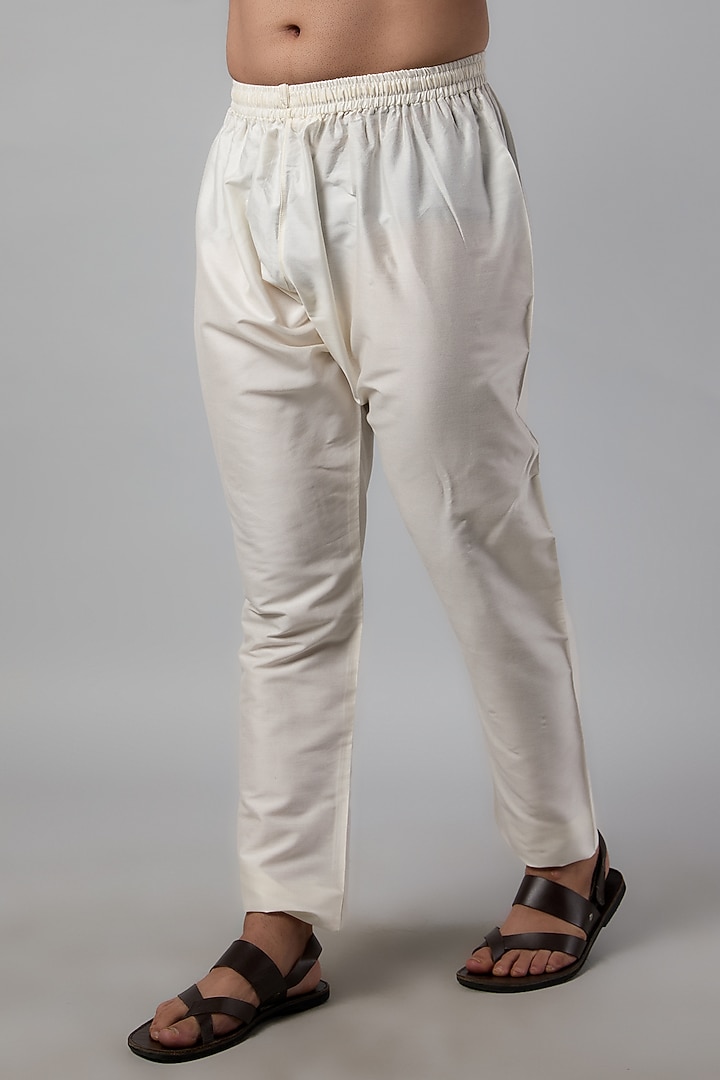Pearl Brocade Kurta Set by Vanshik at Pernia's Pop Up Shop
