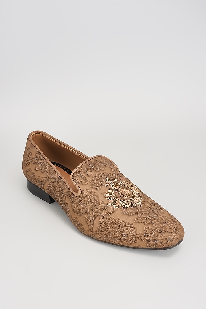Tan Suede Motif Embroidered Mojaris by Vanshik at Pernia's Pop Up Shop
