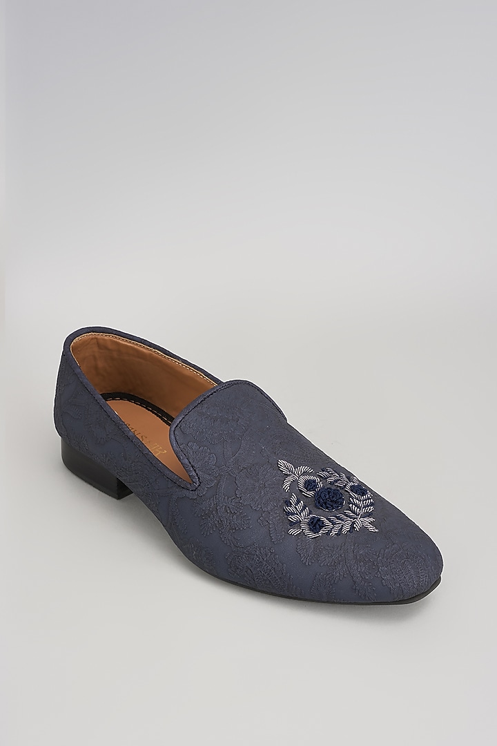 Blue Suede Motif Embroidered Mojaris by Vanshik at Pernia's Pop Up Shop