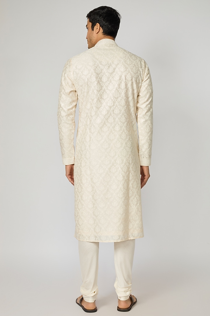 Pearl White Chanderi Silk Embroidered Kurta Set by Vanshik at Pernia's Pop Up Shop