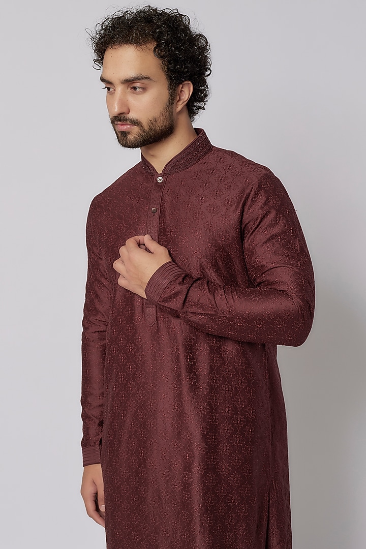 Wine Chanderi Silk Embroidered Kurta Set by Vanshik at Pernia's Pop Up Shop