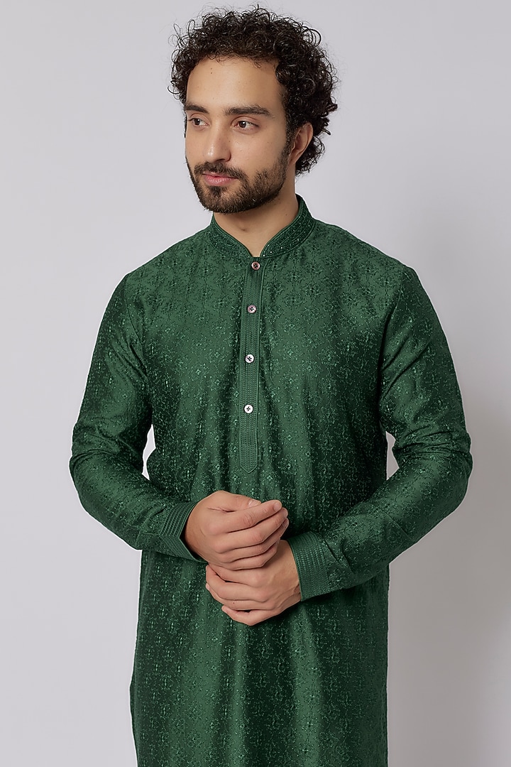 Green Chanderi Silk Embroidered Kurta Set by Vanshik at Pernia's Pop Up Shop
