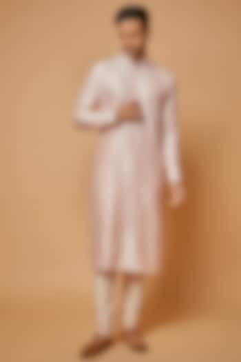 Pink Chanderi Embroidered Kurta Set by Vanshik at Pernia's Pop Up Shop