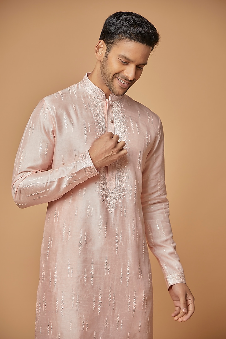Pink Chanderi Embroidered Kurta Set by Vanshik at Pernia's Pop Up Shop