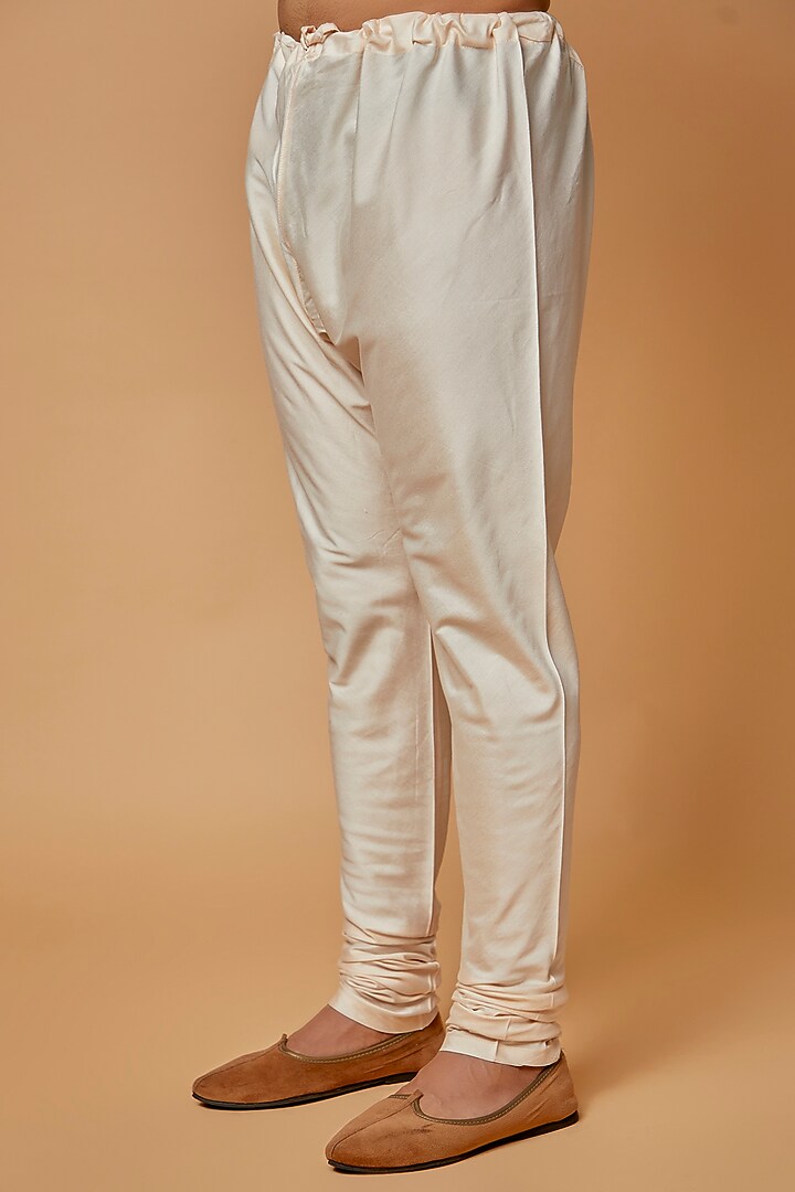 Peach Chanderi Sequin Embroidered Kurta Set by Vanshik at Pernia's Pop Up Shop