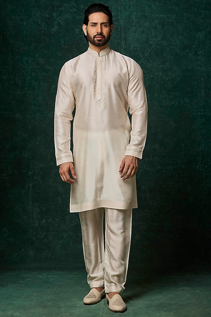 Pearl-Colored Silk Embroidered Bundi Jacket Set by Vanshik at Pernia's Pop Up Shop
