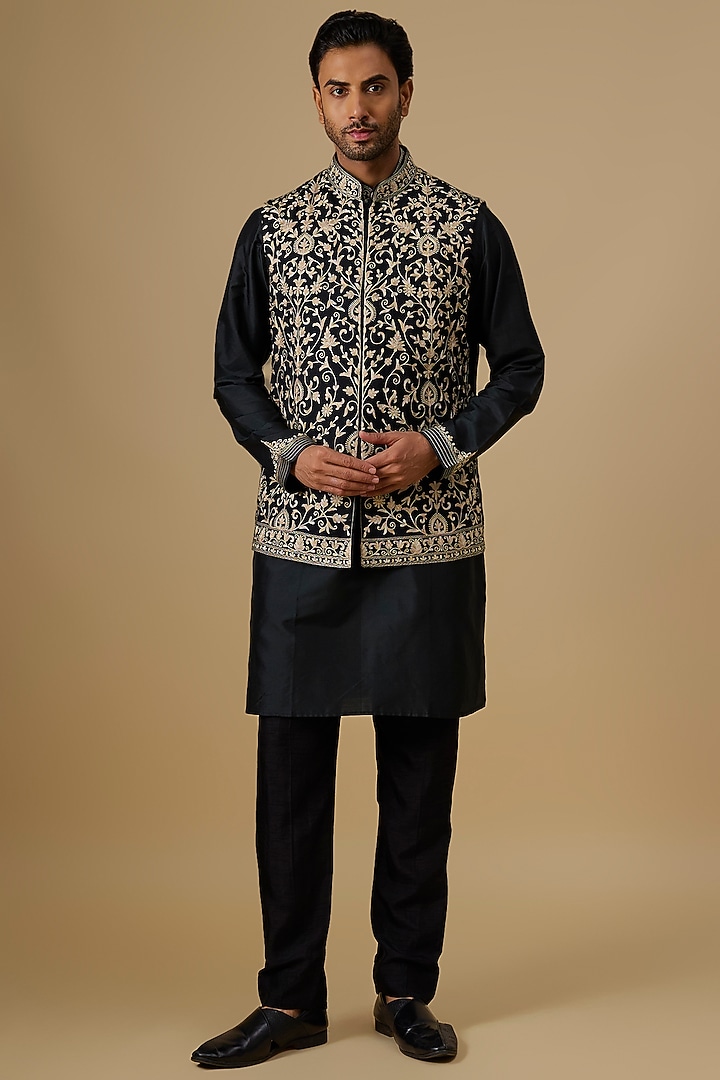 Black Silk Jaal Embroidered Bundi Set by Vanshik at Pernia's Pop Up Shop