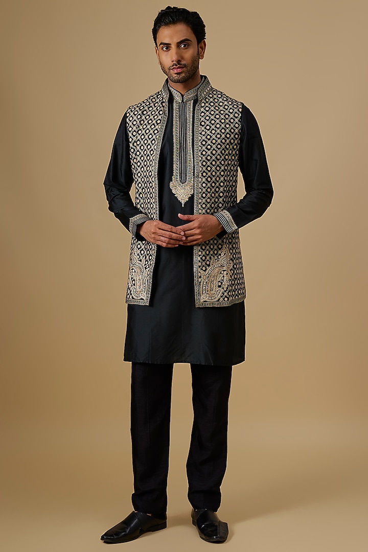 Black Silk Jaal Embroidered Bundi Set by Vanshik at Pernia's Pop Up Shop