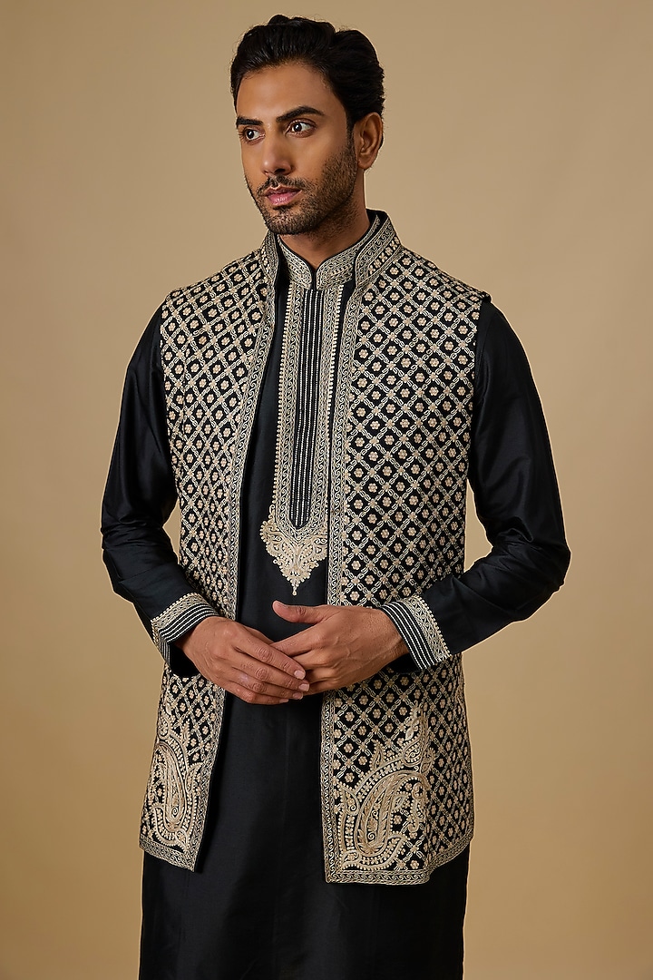 Black Silk Jaal Embroidered Bundi Set by Vanshik at Pernia's Pop Up Shop