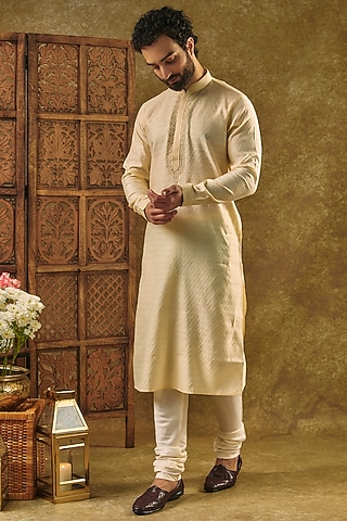 Pearl Jacquard Silk Embroidered Kurta Set by Vanshik