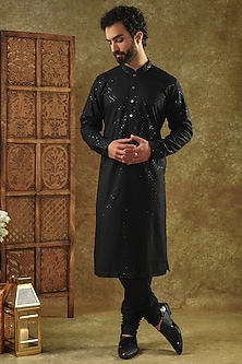 product-color-Black