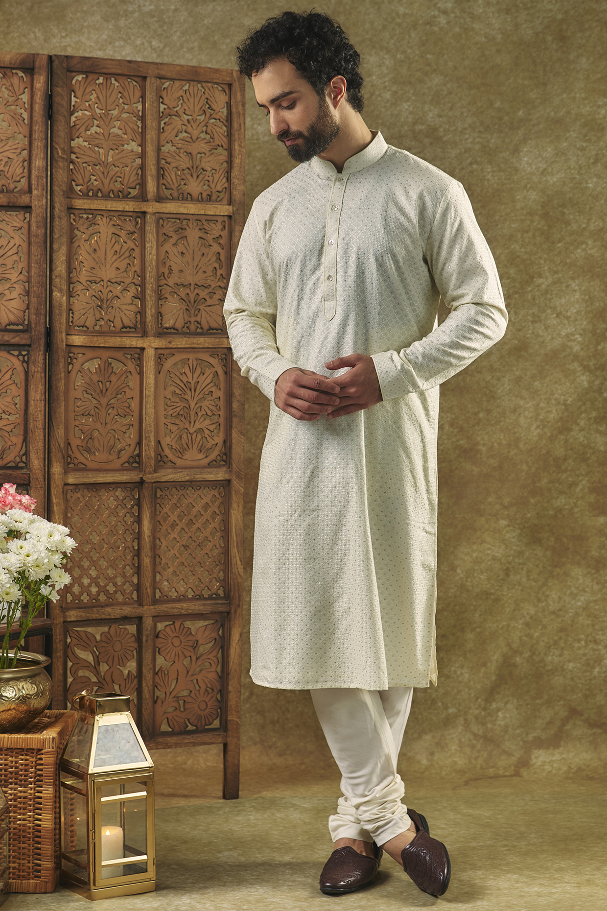 Ivory Jacquard Silk Embroidered Kurta Set by Vanshik
