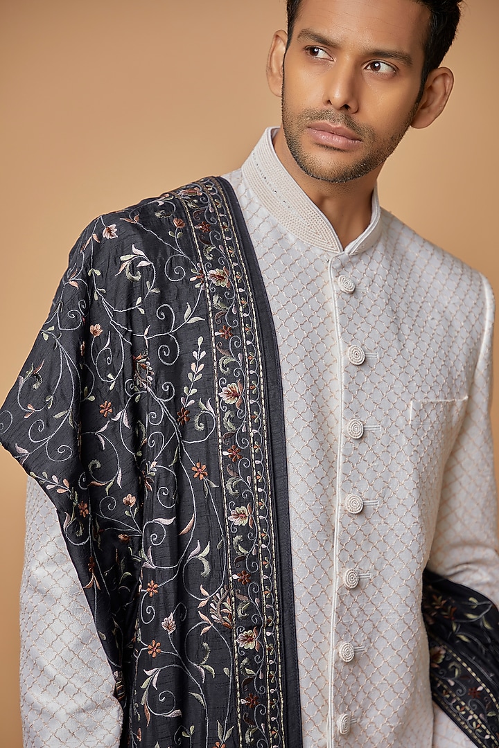 Blue Silk Embroidered Dupatta by Vanshik at Pernia's Pop Up Shop
