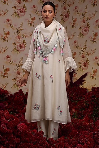 Ivory Chanderi Silk Embroidered Kurta Set by Vrinda by Pundrik Dubey