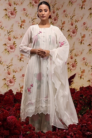 Ivory Chanderi Silk Embroidered Kurta Set by Vrinda by Pundrik Dubey