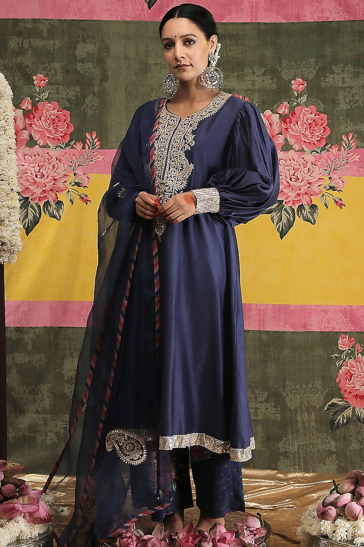 Midnight Blue Marodi Embroidered Kurta Set by Vrinda by Pundrik Dubey