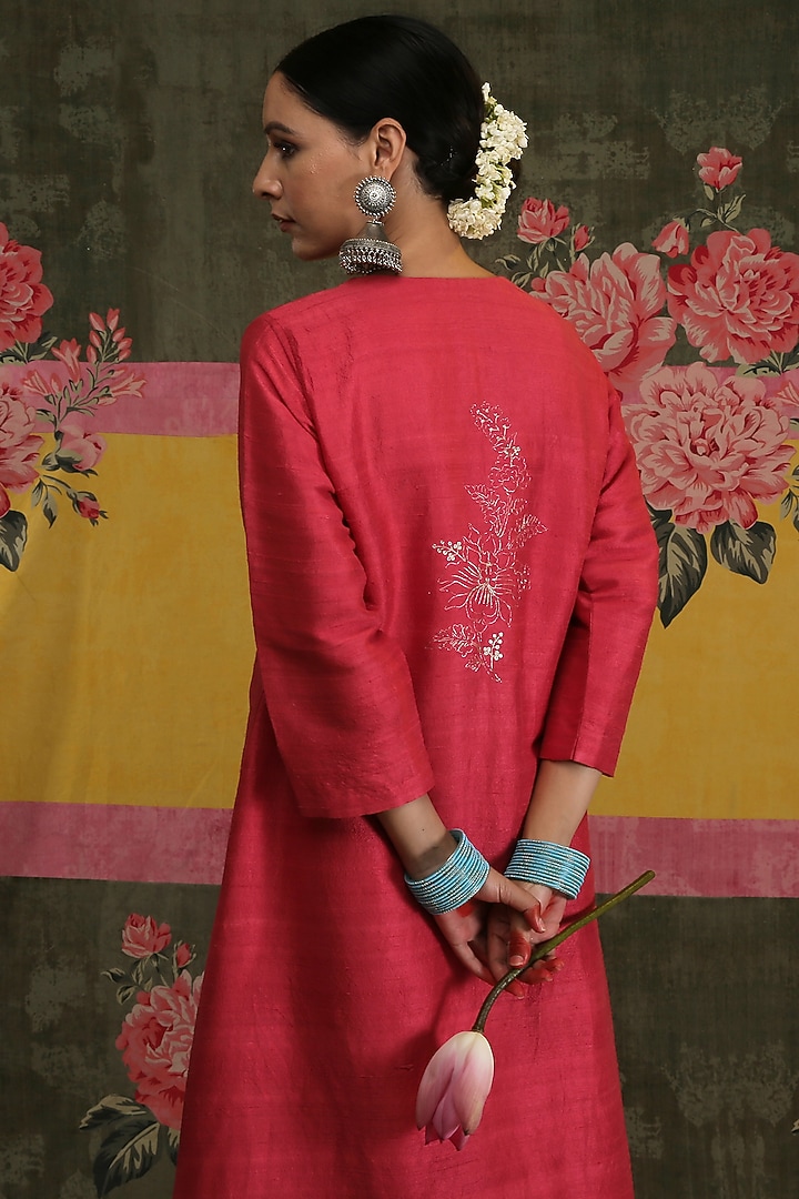 Pink Kasab Embroidered Kurta Set by Vrinda by Pundrik Dubey at Pernia's Pop Up Shop