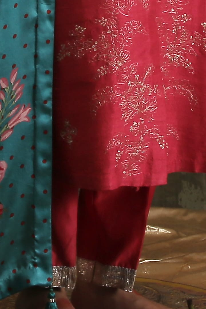 Pink Kasab Embroidered Kurta Set by Vrinda by Pundrik Dubey at Pernia's Pop Up Shop