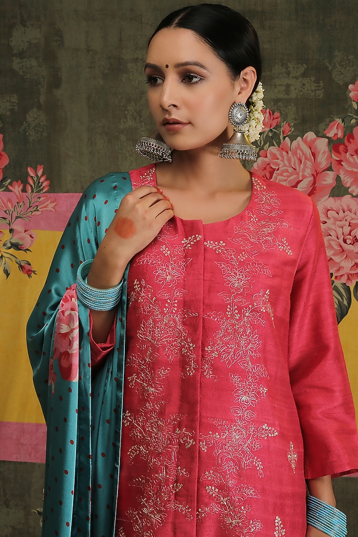 Pink Kasab Embroidered Kurta Set by Vrinda by Pundrik Dubey at Pernia's Pop Up Shop