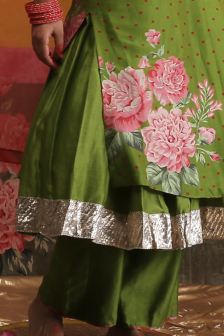 Green Zardosi Hand Embroidered Kurta Set by Vrinda by Pundrik Dubey at Pernia's Pop Up Shop