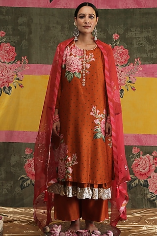 Orange Zardosi Hand Embroidered Kurta Set by Vrinda by Pundrik Dubey