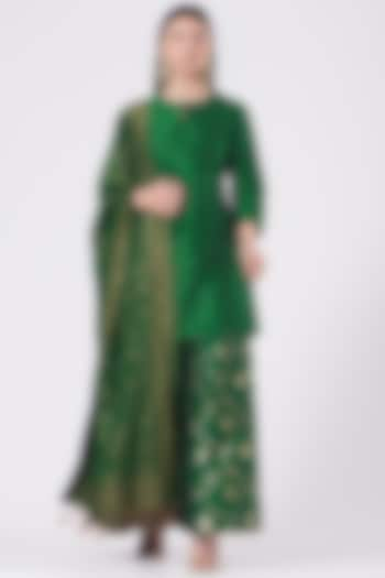 Emerald Green Silk Sharara Set by Pinki Sinha at Pernia's Pop Up Shop