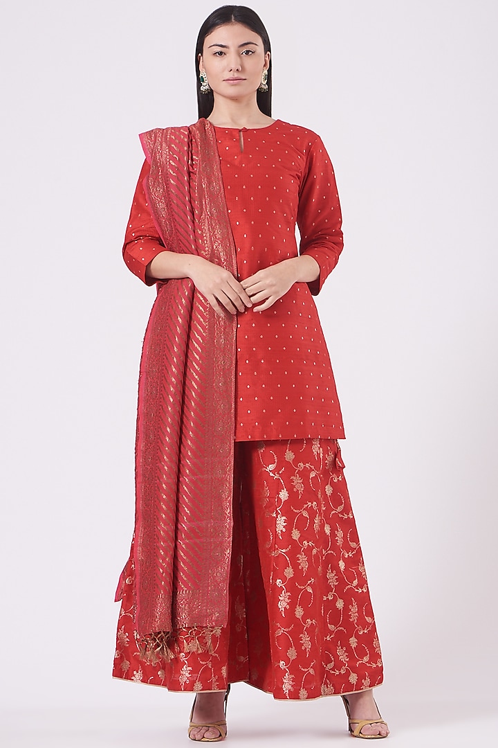 Clear Red Silk Sharara Set by Pinki Sinha at Pernia's Pop Up Shop