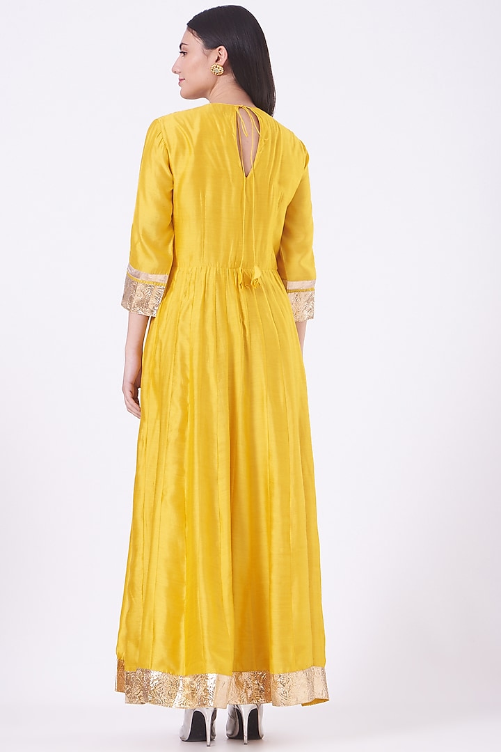 Yellow Embroidered Party Wear Anarkali Set by Pinki Sinha at Pernia's Pop Up Shop