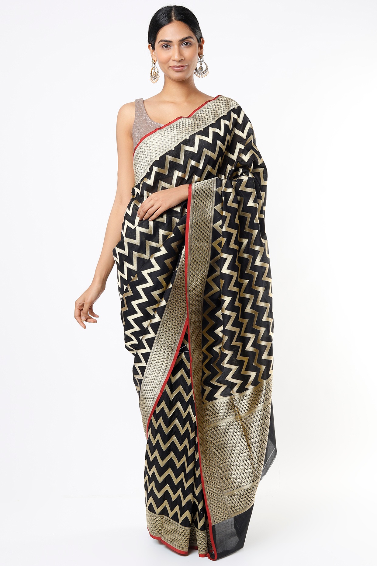 Black Handwoven Pure Banarasi Silk Saree By Pinki Sinha At Pernia's Pop ...