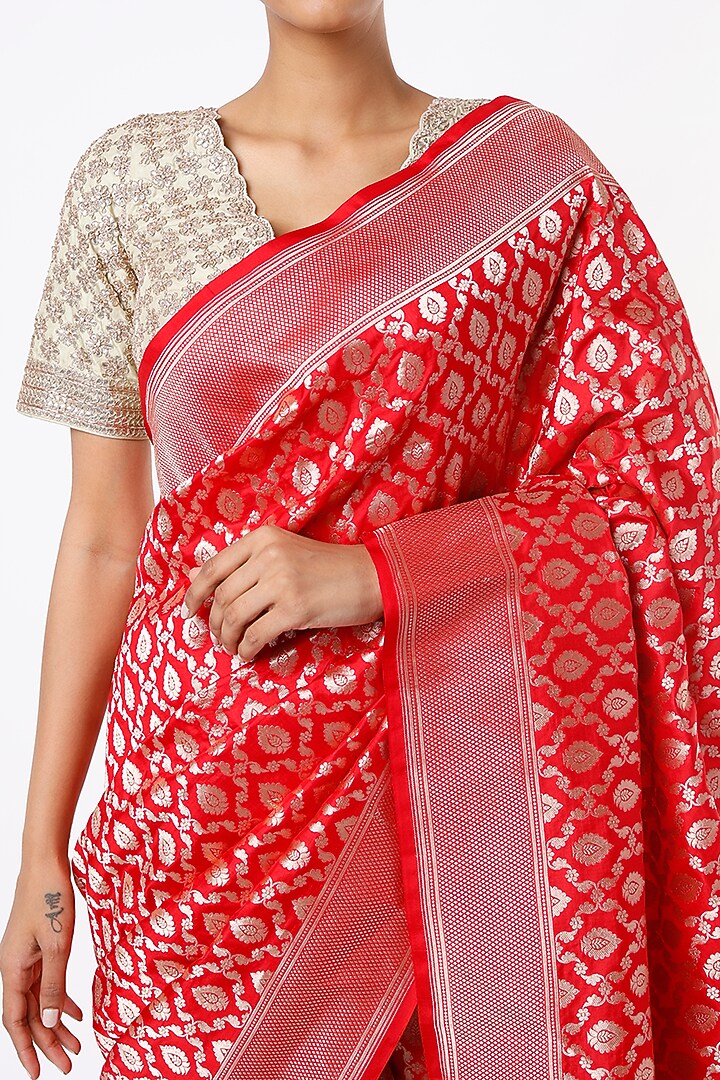 Red Handwoven Pure Silk Wedding Saree by Pinki Sinha at Pernia's Pop Up Shop