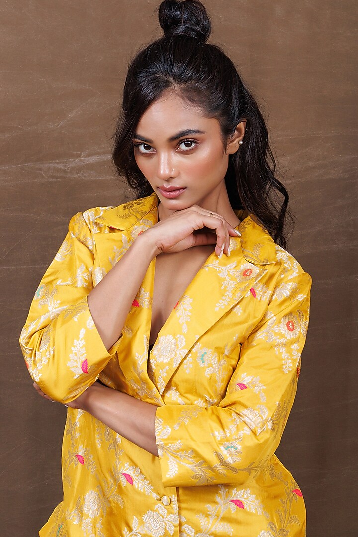 Yellow Banarasi Silk Handwoven Long Jacket Set by Pinki Sinha at Pernia's Pop Up Shop