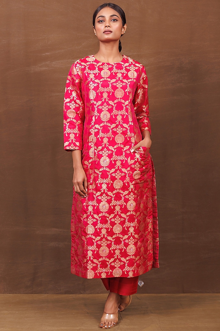 Pink Banarasi Silk Handwoven Kurta Set by Pinki Sinha