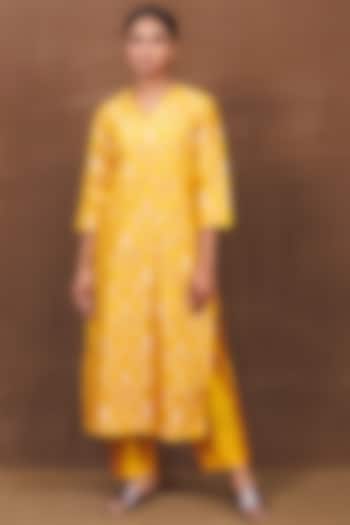 Yellow Banarasi Silk Handwoven Kurta Set by Pinki Sinha