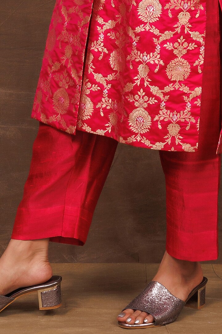 Pink Banarasi Silk Handwoven Long Jacket Set by Pinki Sinha at Pernia's Pop Up Shop