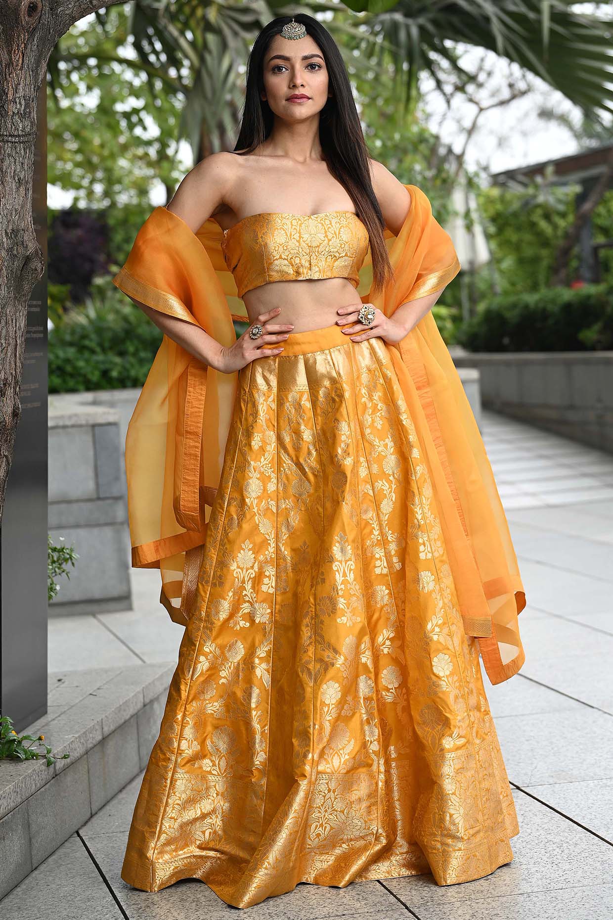 Banarasi Lehenga With Blouse And Contrast Gaji Silk Dupatta-ISKWNAV180 |  Ishaanya Fashion