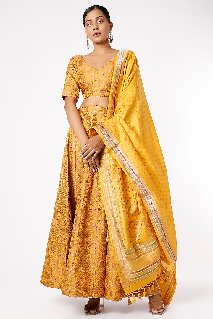 Yellow Lehenga Set With Mughal Jaal Zari Work by Pinki Sinha
