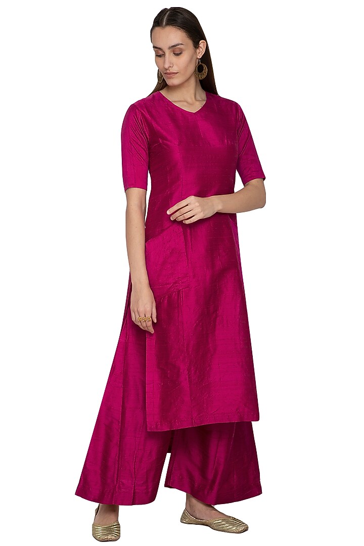 Pink Embroidered Raw Silk Kurta Set by Pinki Sinha at Pernia's Pop Up Shop