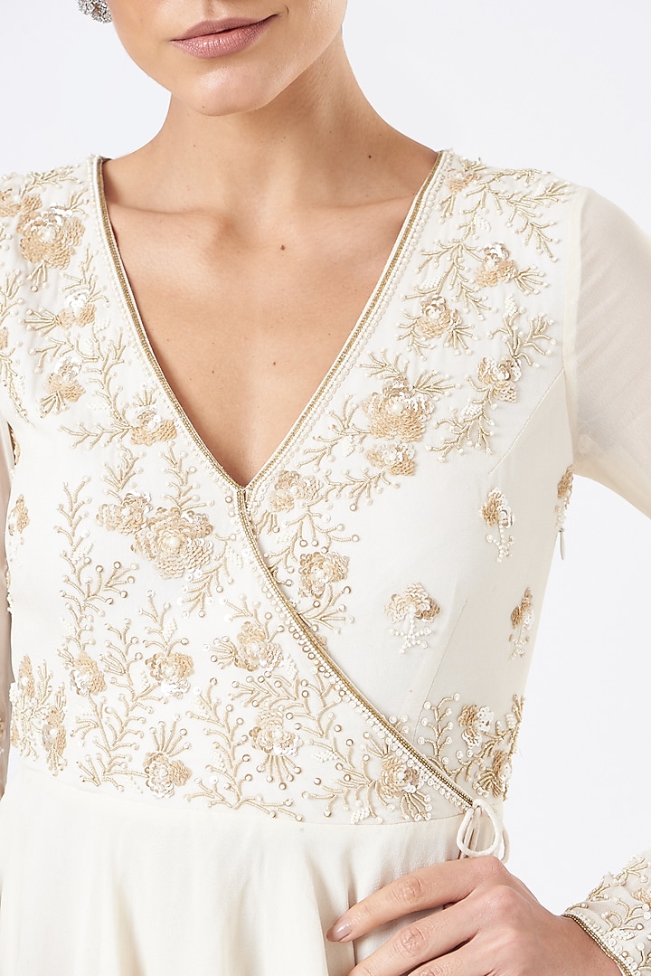 White Embroidered Skirt Set by Vaarha at Pernia's Pop Up Shop
