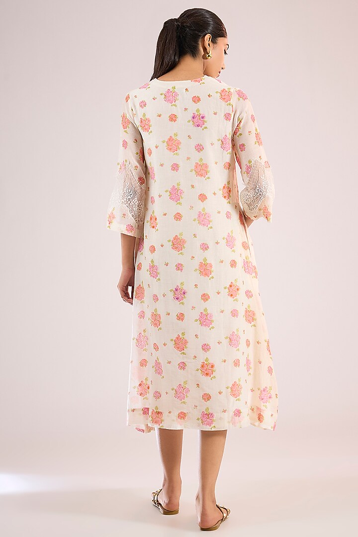 Ivory Chanderi Floral Kurta by Vineet Rahul at Pernia's Pop Up Shop