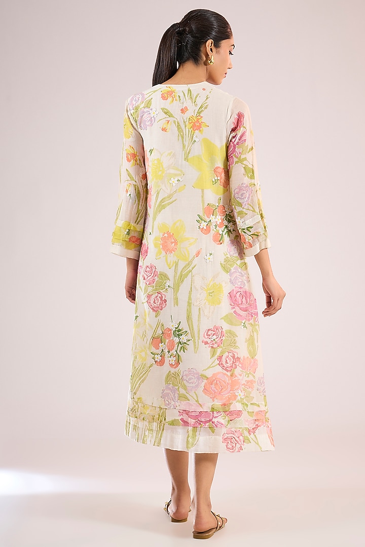 Ivory Chanderi Floral Kurta by Vineet Rahul at Pernia's Pop Up Shop