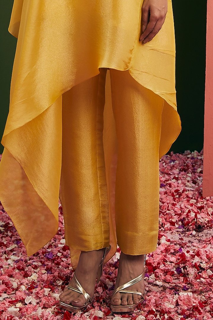 Lemon Yellow Tissue Silk Zardosi Embroidered One-Shoulder Cape Set by Vasavi Shah at Pernia's Pop Up Shop
