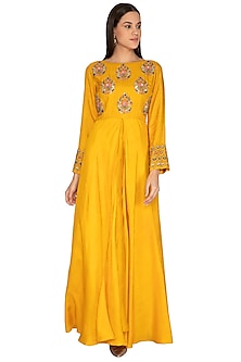 Mustard Yellow Umbrella Cut Embroidered Kurta Design by Vasavi Shah at ...