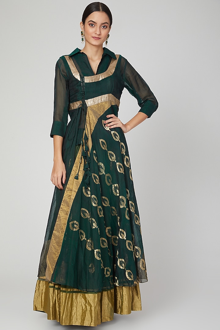 Emerald Green Draped Wedding Lehenga Set by Vaishali S at Pernia's Pop Up Shop
