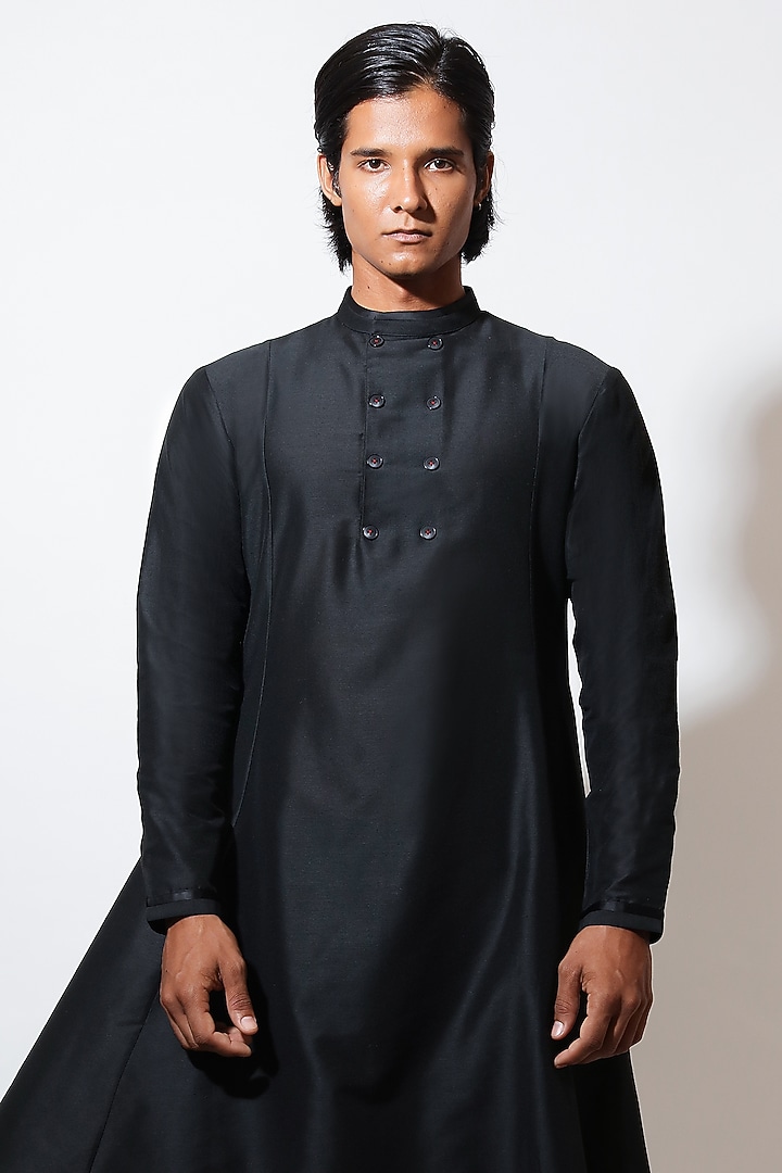 Black Spun Cotton Kurta Set by Vivek Karunakaran at Pernia's Pop Up Shop