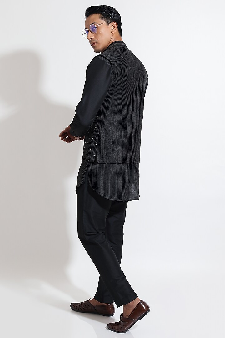 Black Silk Floral Embroidered Bundi Jacket Set by Vivek Karunakaran at Pernia's Pop Up Shop