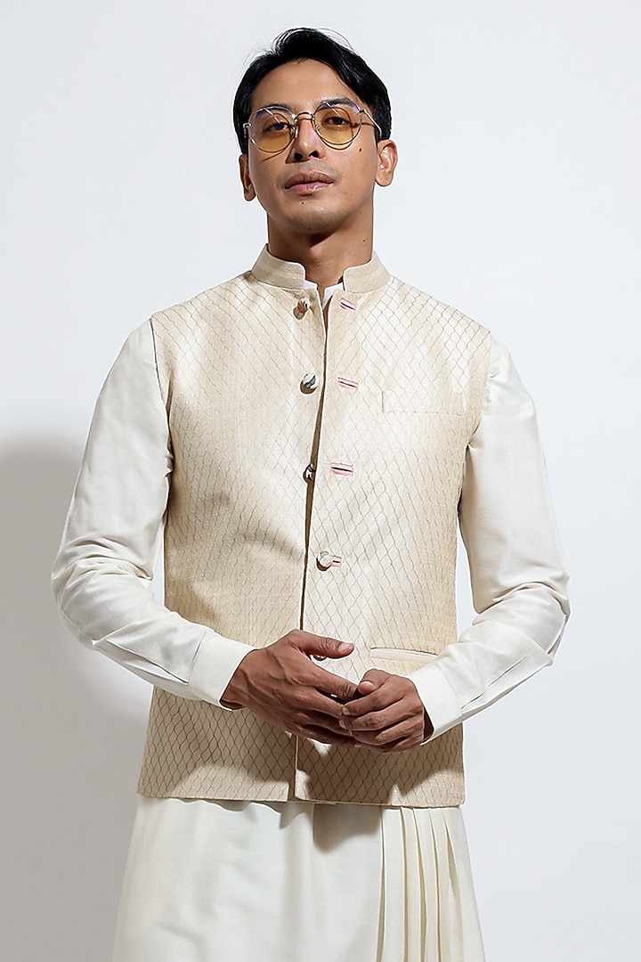 Beige Silk Embroidered Bundi Jacket by Vivek Karunakaran at Pernia's Pop Up Shop
