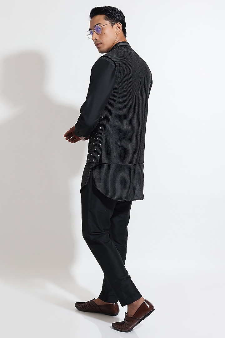 Black Silk Floral Embroidered Bundi Jacket by Vivek Karunakaran at Pernia's Pop Up Shop